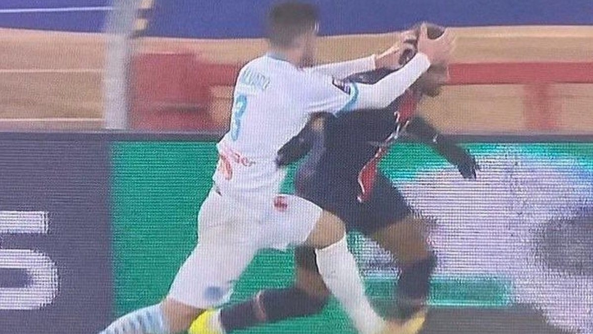 نيمار في حرب كلامية مع ألفارو بعد تتويج سان جيرمان:جعلتك مشهورا