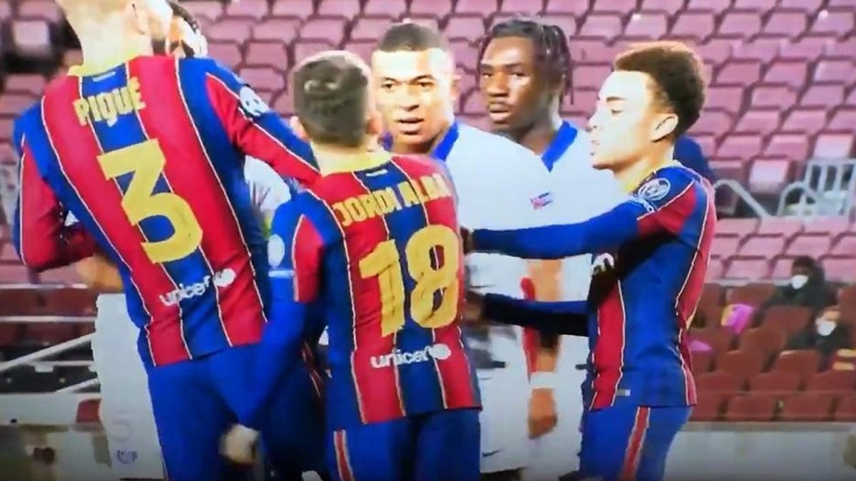 برشلونة وسان جيرمان ..مبابي يهدد جوردي ألبا: “سأقتلك في الشارع” (فيديو)