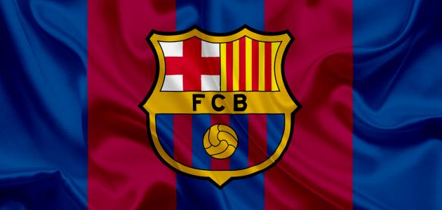 برشلونة يضع عينه على النجم المغربي مدافع أياكس أمستردام