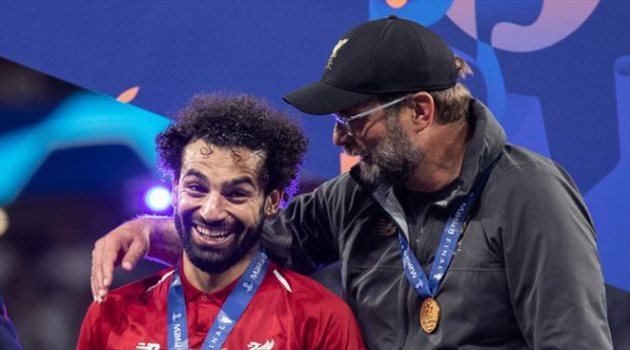 مالك كريستال بالاس السابق يتهم صلاح بالخداع: ما يفعله يسيء لسمعة كرة القدم!