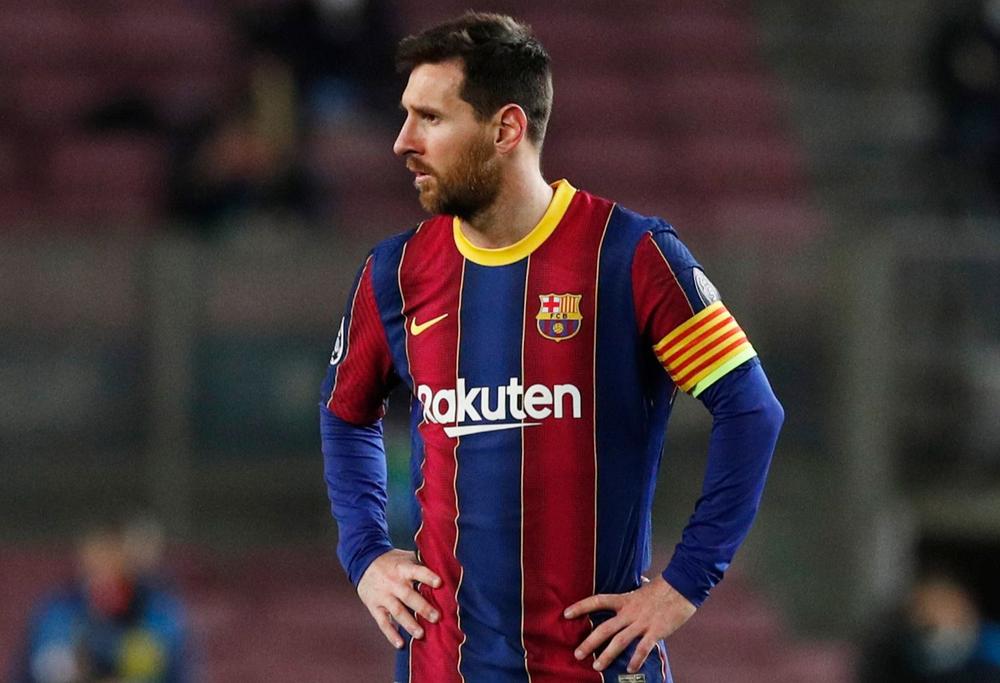 ميسي بطل شجار جديد في مباراة باريس وبرشلونة..بعد ألبا ومبابي(فيديو)