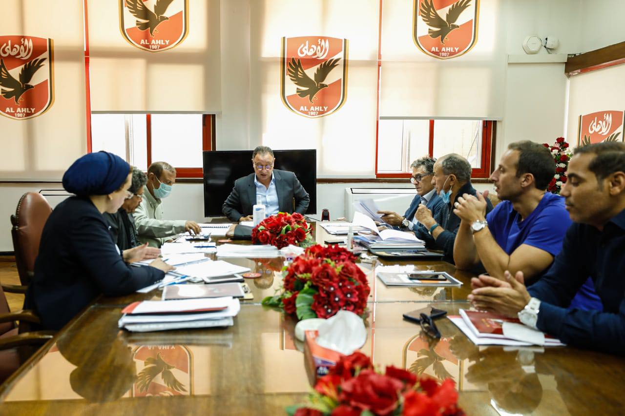 أخبار الأهلي: محسن صالح يكشف تفاصيل اجتماع لجنة التخطيط ومديري القطاعات مع الخطيب
