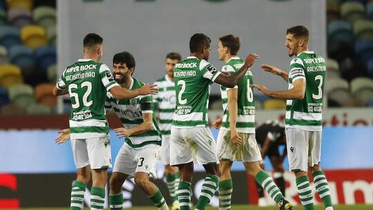 الدوري البرتغالي .. لاعب يبكي بسبب صغر سنه ويهدد عرش رونالدو