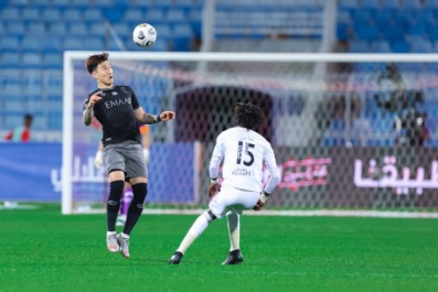 الهلال يخطف فوزا قاتلا على الرائد ويشعل صراع الدوري السعودي(فيديو)