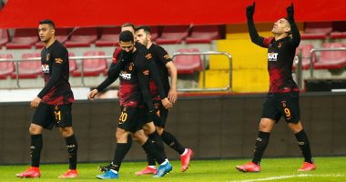 جالطة سراى يضرب قيصرى بثلاثية بالدوري التركي بمشاركة مصطفى محمد(فيديو)