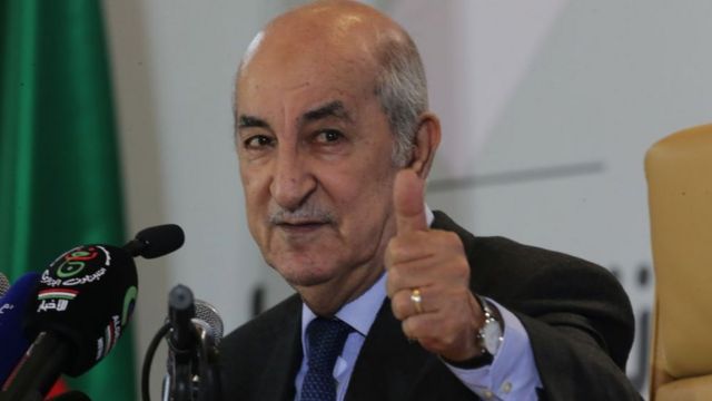 رئيس الجزائر يهنئ منتخب بلاده بالتأهل لأمم إفريقيا: شكرا على هذا الإنجاز