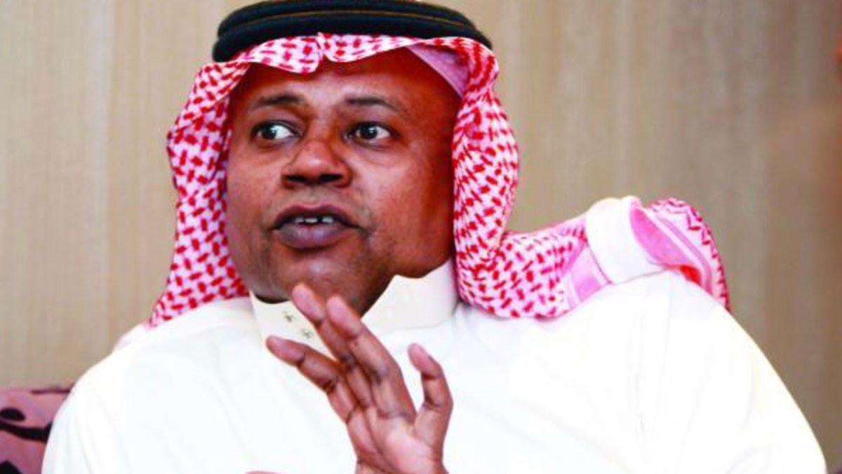 نجم الهلال السابق يثير غضب الجماهير بفيديو سرقة البطولات..والإدارة تتجه لمقاضاته