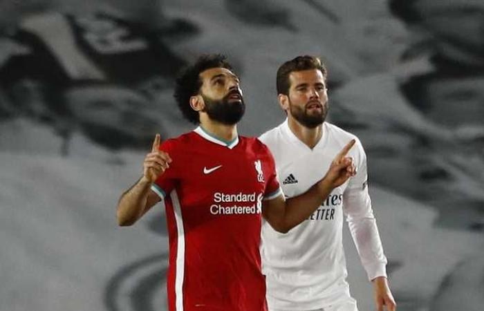 محمد صلاح ينفجر غضبا في مباراة الريال بسبب ماني..والجماهير تهاجم الأخير