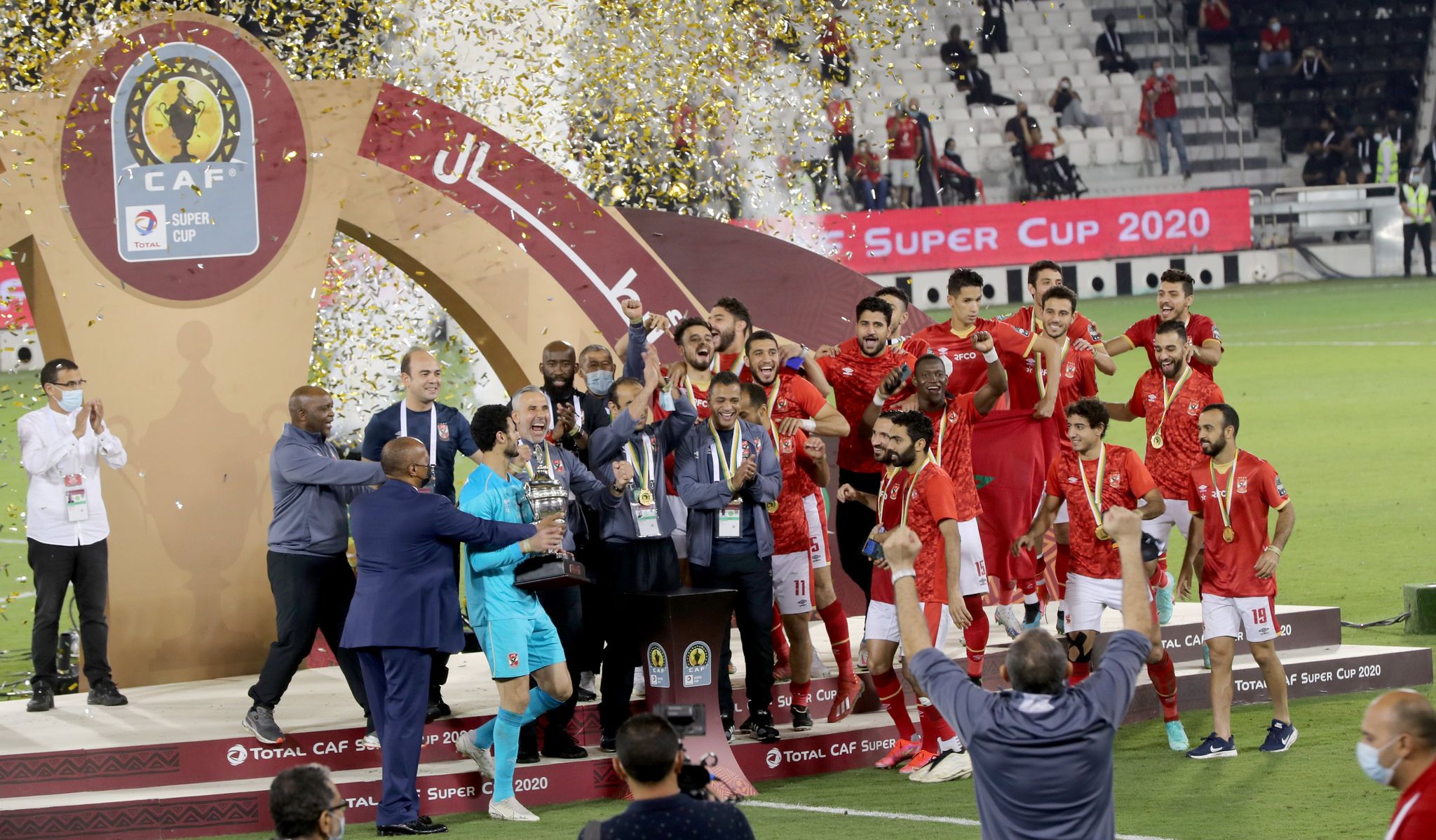 أخبار الأهلي: أبرزهُم الزمالك | هذه مكاسب الأهلي من السوبر الإفريقي