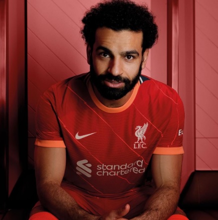 ليفربول يعلن عن قميصه الجديد لموسم 2021/2022 (فيديو)