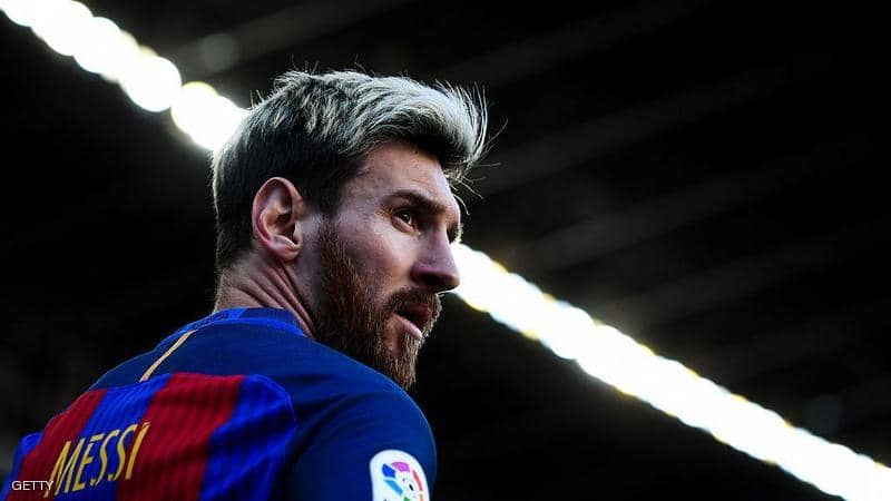 ميسي يوافق على تخفيض راتبه 50% لتجديد تعاقده مع برشلونة