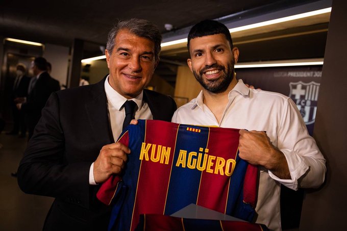 رئيس برشلونة يرحب بـ اجويرو : لا يسعنا الانتظار حتى نستمتع بلعبك وأهدافك