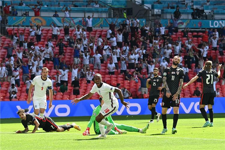 يورو 2020 .. إنجلترا تحسم الصدارة بعد تخطى التشيك بهدف سترلينج(فيديو)