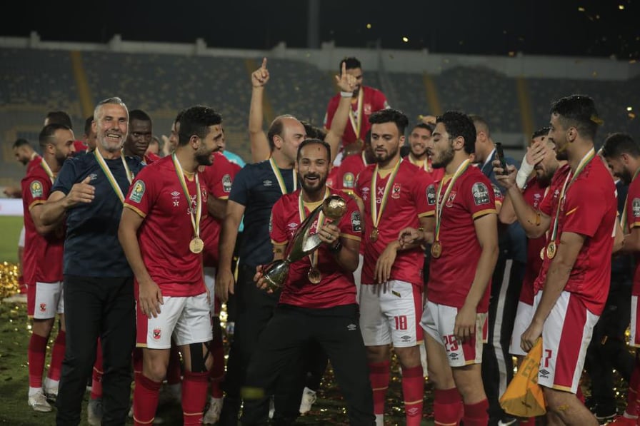 أخبار الأهلي : رد مثير من قناة الأهلي على تهنئة الزمالك.. وحارس بيراميدز يحتفل بالأحمر