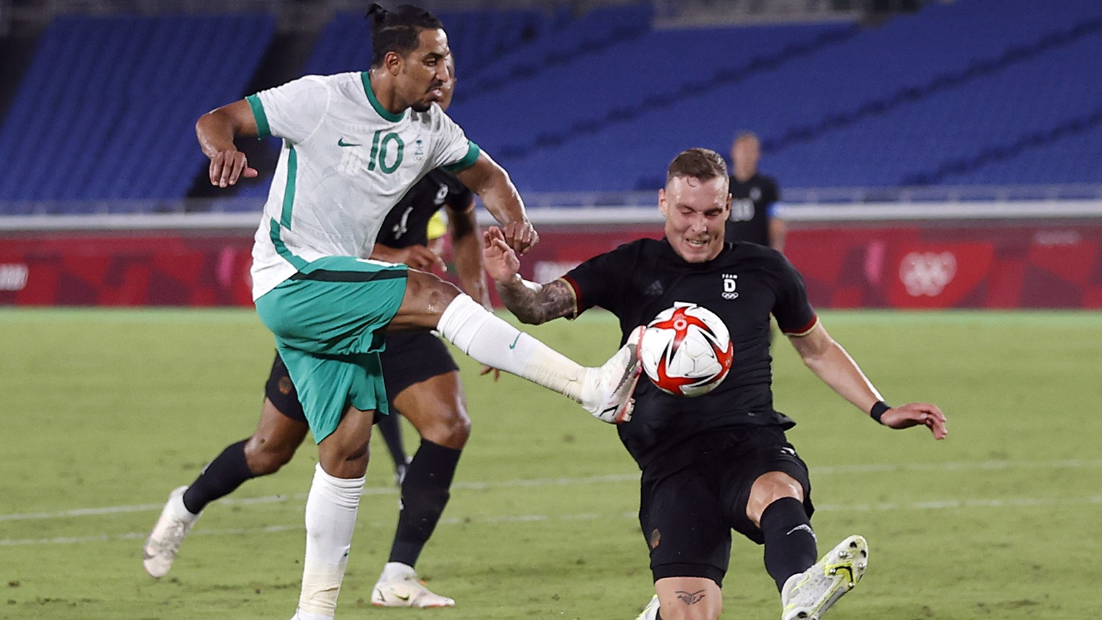 المريسل يوجه انتقادات إلى سالم الدوسري بعد خساة المنتخب السعودي