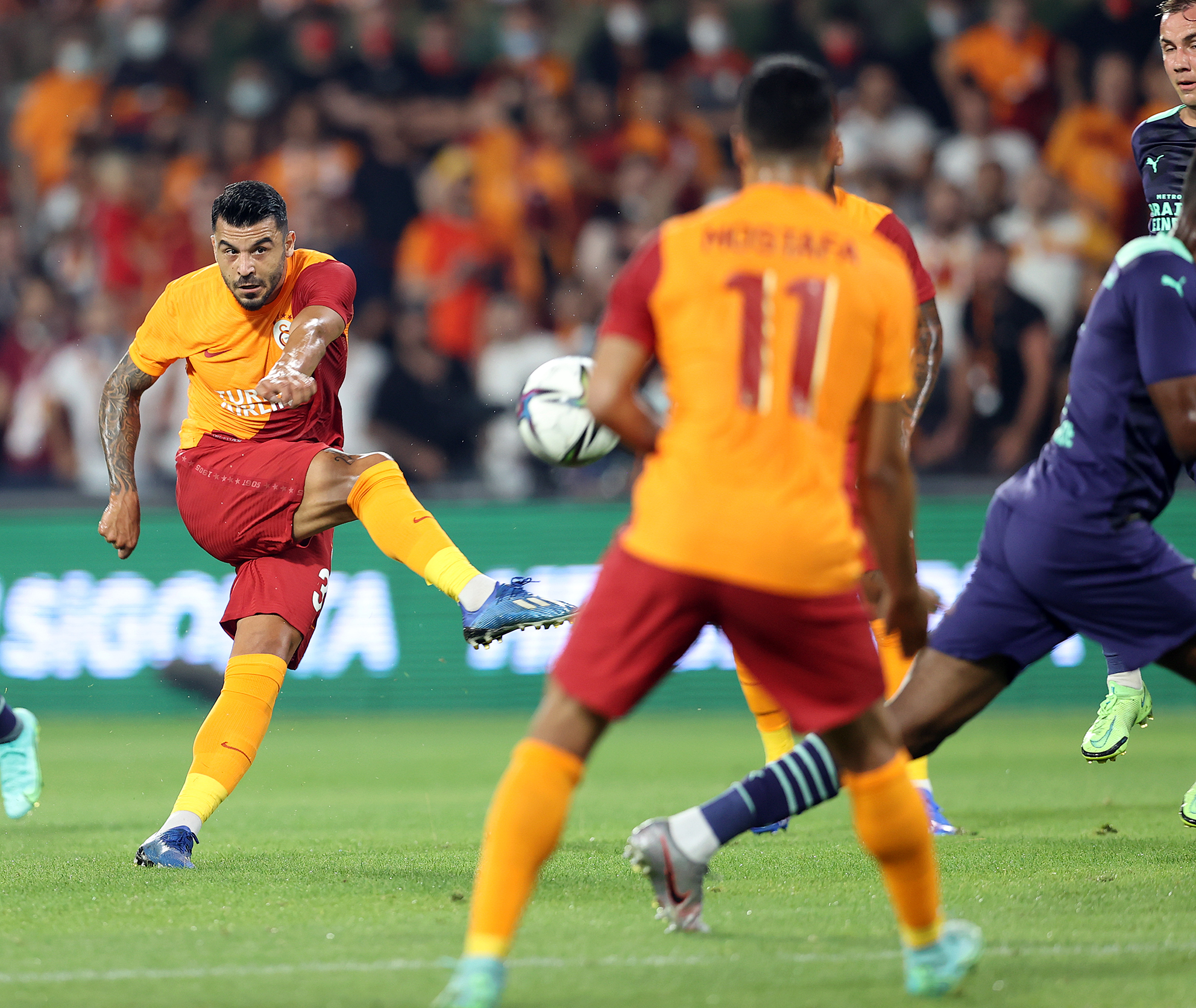 جالطة سراي يفشل فى التأهل لدورى الأبطال بالخسارة أمام إيندهوفن