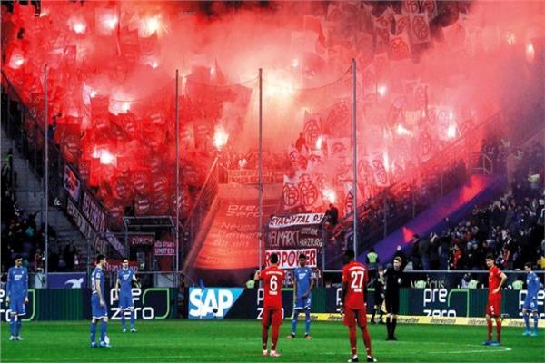 رسميا .. السماح بعودة الجماهير لمباريات الدوري الإنجليزي بشكل كامل