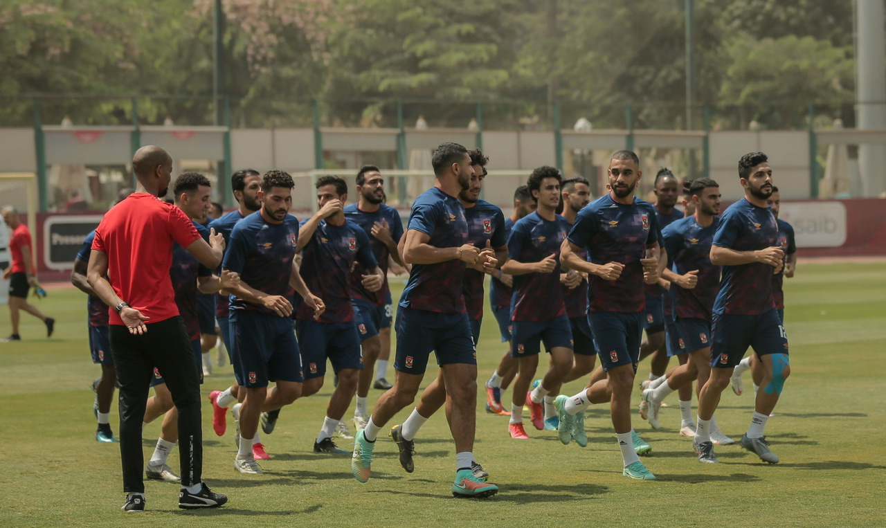 أخبار الأهلي : مفاجأة .. نجم الأهلي يعانى من “دود” فى معدته ..11 لاعبا يغيبون أمام الإسماعيلي