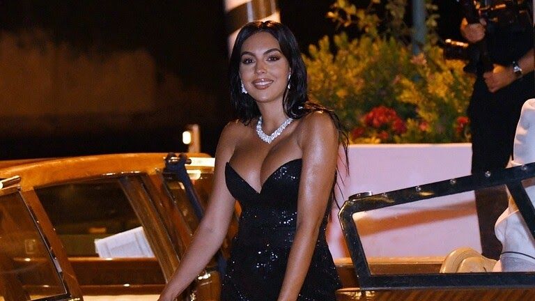 جورجينا تتغنى بالدون .. بعد مطالبة كريستيانو رونالدو بتركها(فيديو+صو)