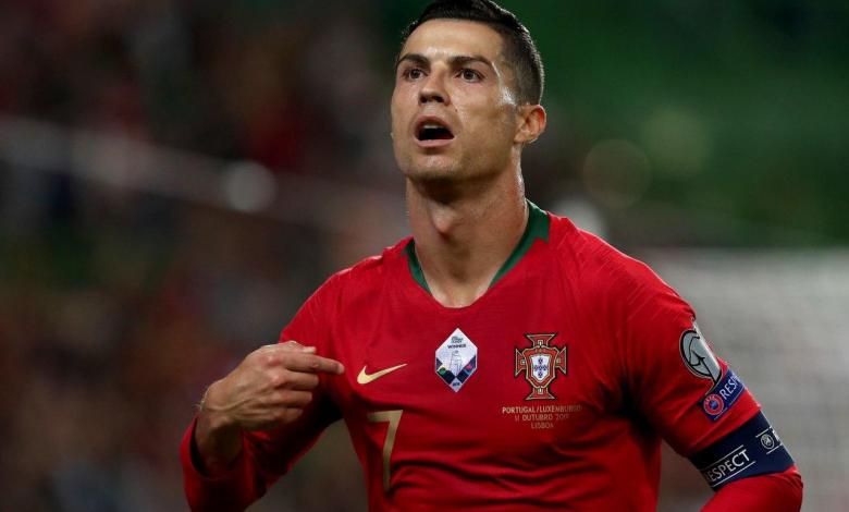 شاهد .. رونالدو يخطف الأضواء في تدريبات البرتغال.. ويتغنى بـ ماديرا