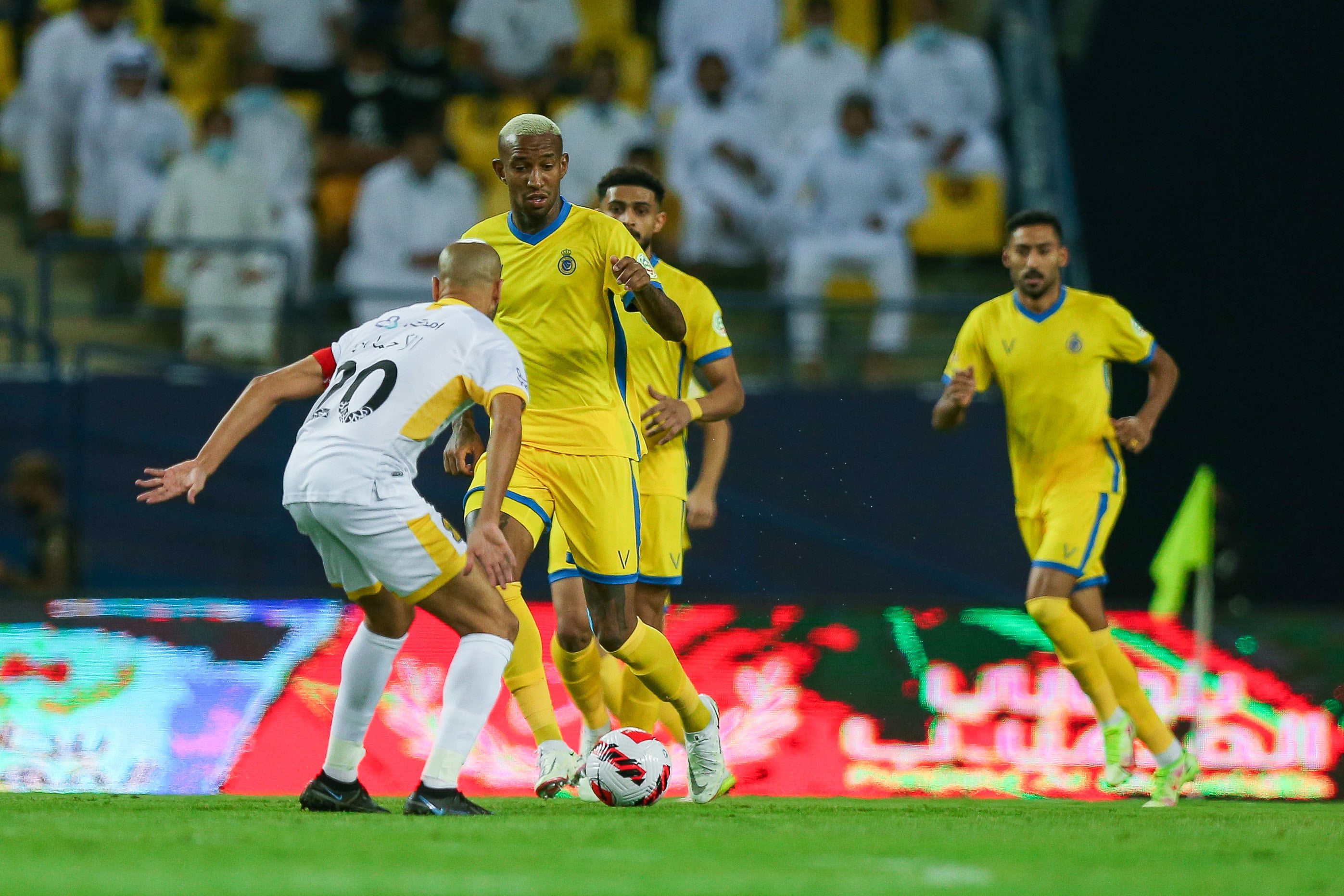 الاتحاد يستعيد صدارة الدوري السعودي بثلاثية ضد النصر بمشاركة حجازي(فيديو)