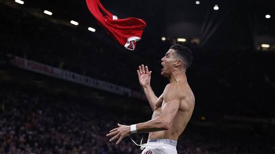 دوري الأبطال .. رونالدو يقود مان يونايتد لفوز قاتل على فياريال في ليلة تاريخية(فيديو)