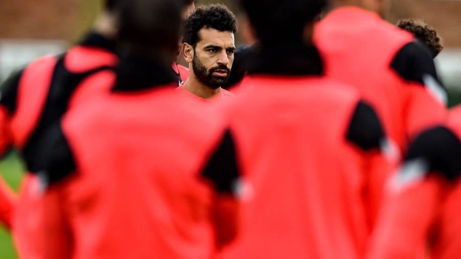 شاهد .. نجم مانشستر يونايتد يتهكم على صلاح ورفاقه فجاء الرد صاعقا (صور)