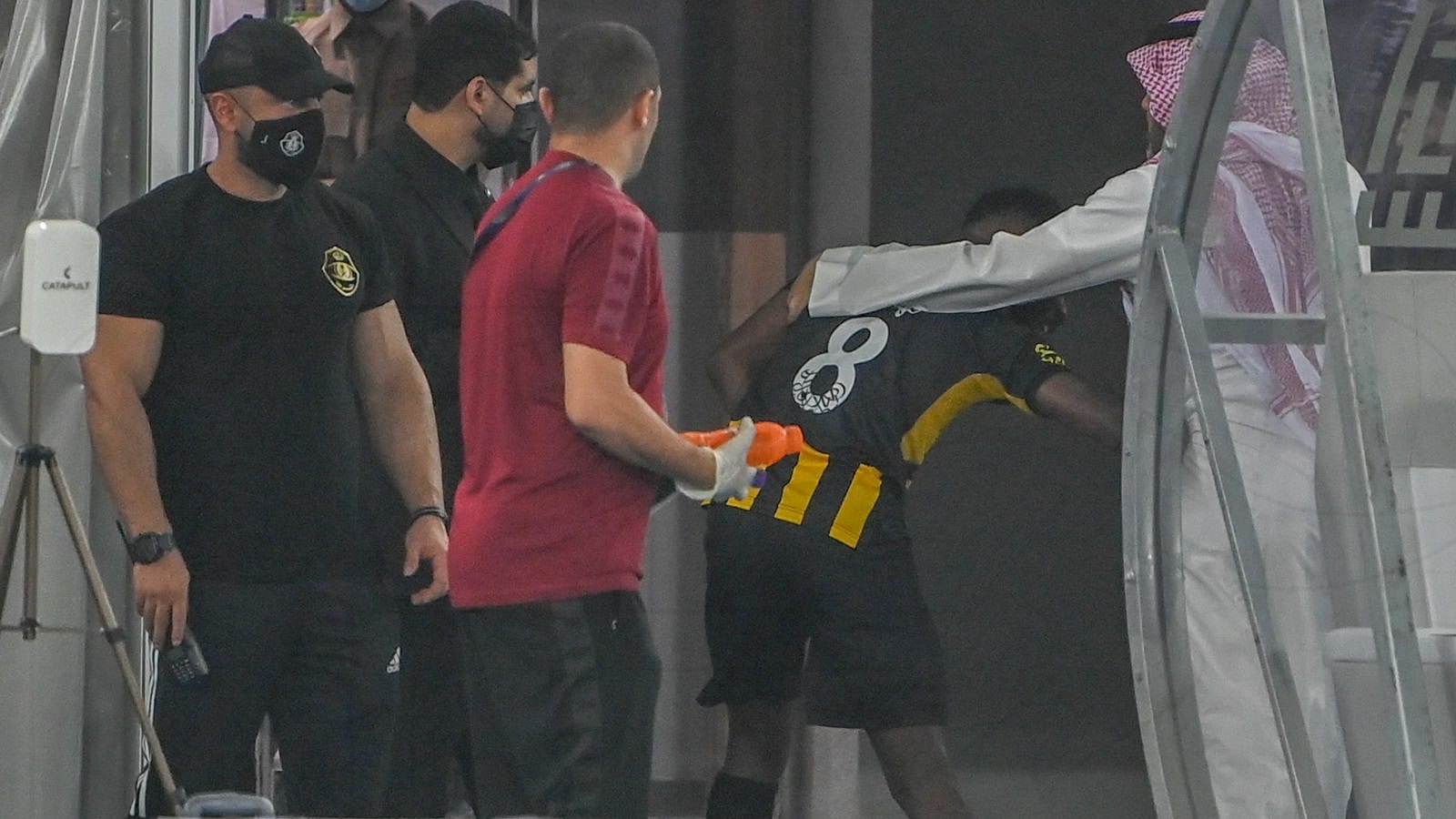 الاتحاد السعودي يوقع عقوبتان على فهد المولد بعد أحداث مباراة الاتحاد والشباب