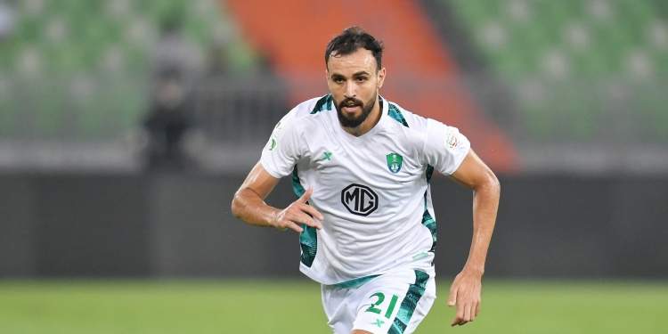 التونسى “النقاز” ينشر صورة و تعليق مثير بعد تعادل الأهلي مع الهلال