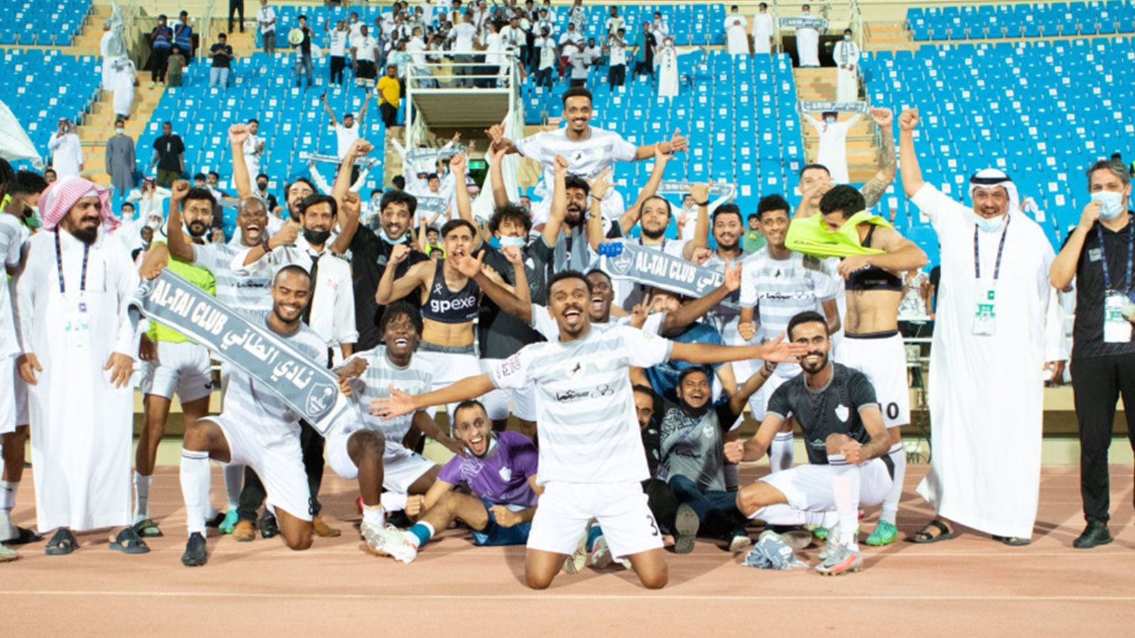 الدوري السعودي .. اشتباكات بين جمهوري التعاون والطائي عقب مباراة الفريقين(فيديو)