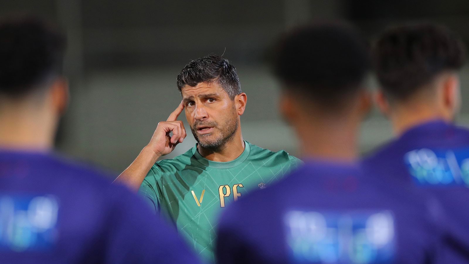 النصر .. بيدرو إيمانويل يفرض قرارا إداريا جديدا على اللاعبين المصابين