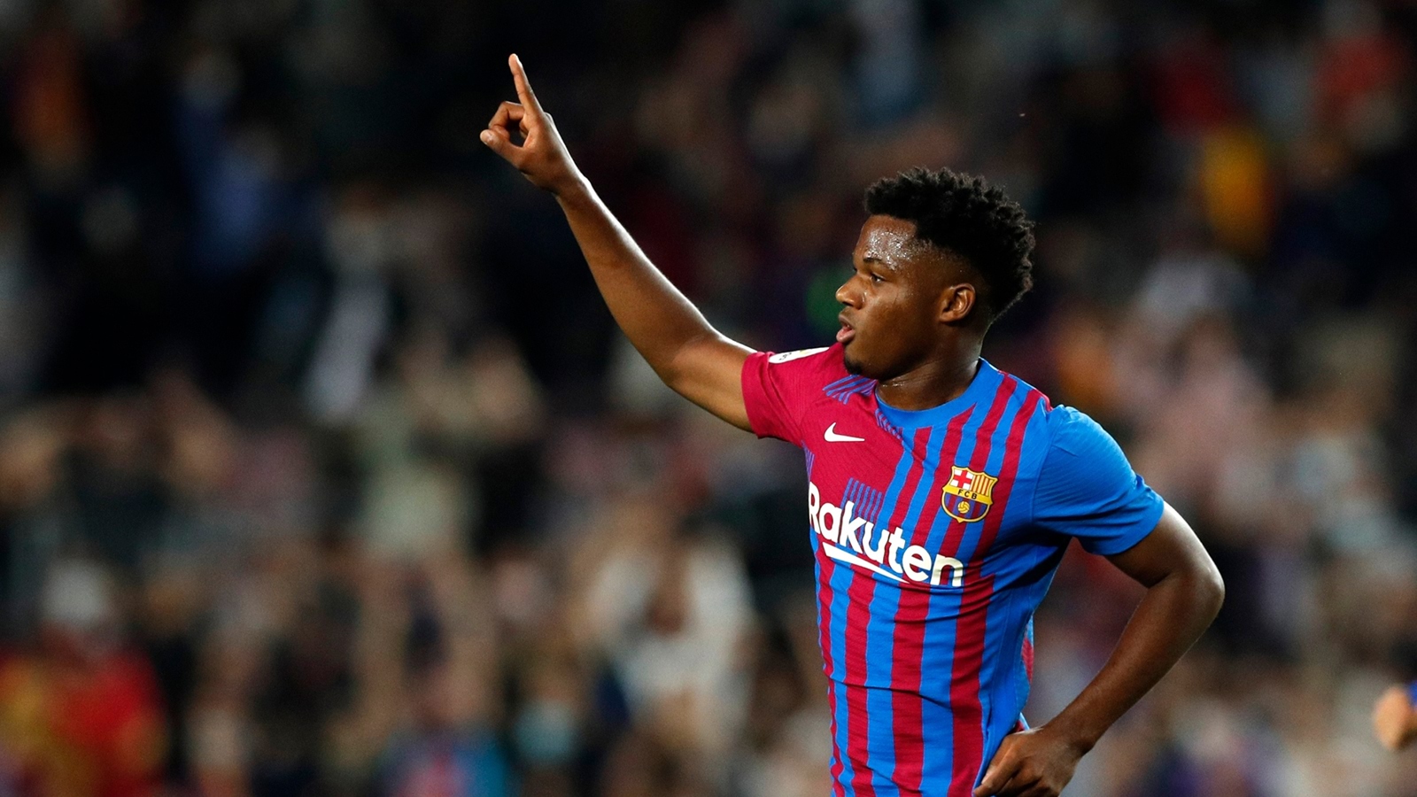 رسميا.. برشلونة يجدد عقد أنسو فاتى حتى 2027 وشرط جزائى مليار يورو