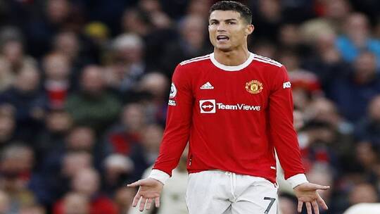شاهد .. نجوم ليفربول يشتبكون مع رونالدو بعد قيامه بحركة لا أخلاقية (فيديو)