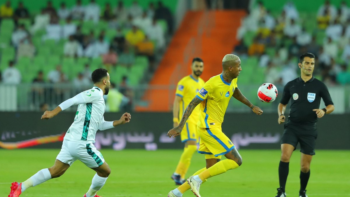 الدوري السعودي .. ثنائية تاليسكا تضمد جراح النصر بمباراة شهدت سقوط اللاعب وتعرضه للإغماء
