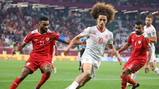 التونسي حنبعل بعد تألقه في كأس العرب .. جماهير مان يونايتد تطالب بفرصة أكبر