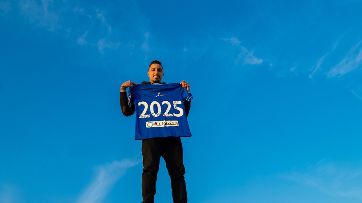 الهلال يؤمن بقاء أغلى لاعب سعودي حتى 2025 قبل ديربي النصر