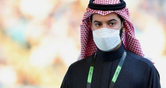 تعرف علي عقوبة رئيس نادي الهلال.. اخترق الملعب خلال المباراة وبعدها!