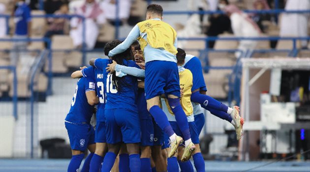 شاهد .. علي البليهي واحتفال غريب في مباراة الهلال والرائد (فيديو)