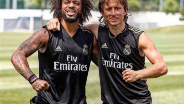 كورونا يضرب ريال مدريد مجددا .. بيان رسمي بإصابة نجمي الفريق!