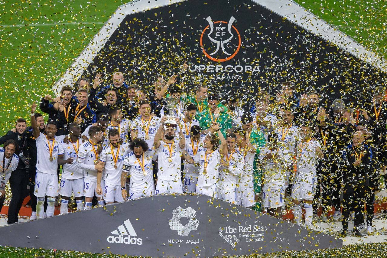 شاهد .. مراسم تتويج ريال مدريد بكأس السوبر الإسباني في السعودية (فيديو)