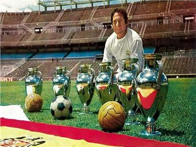 شاهد .. حفل وداع ضخم لأسطورة ريال مدريد في ملعب “سانتياجو برنابيو” الشهير (فيديو)