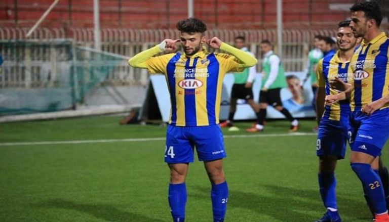 شاهد .. فريق يخدع منافسه مرتين في واقعة غريبة تثير الجذب والشد(فيديو)