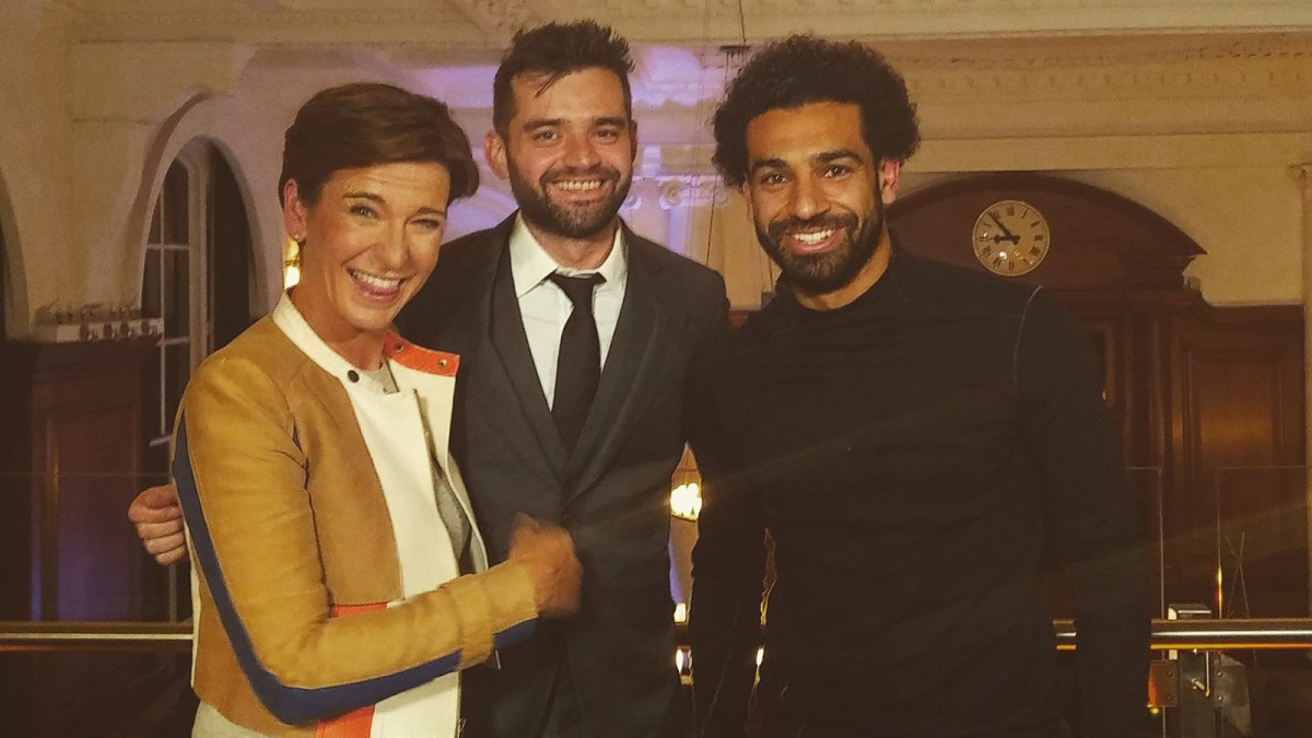 وكيل محمد صلاح يلجأ لصحفي يوناني للضغط على ليفربول .. فمن هو؟