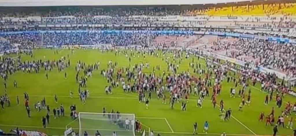 الاتحاد المكسيكي يعاقب نادى كويريتارو بالحرمان من جماهيره لمدة عام
