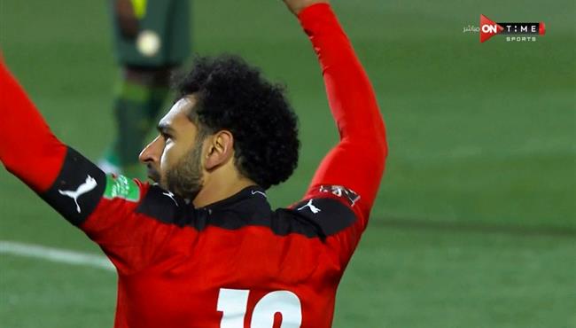 فيديو .. شاهد ماذا فعل مصطفي محمد مع مشجعي السنغال بعد هتاف “ساديو ماني” ؟