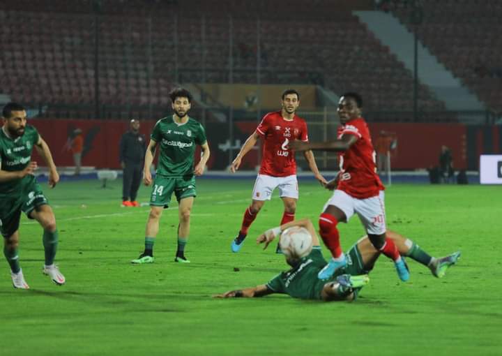 أخبار الأهلي: نجم الزمالك السابق يكشف الثنائي المتسبب في أزمة مباراة الأهلي والرجاء