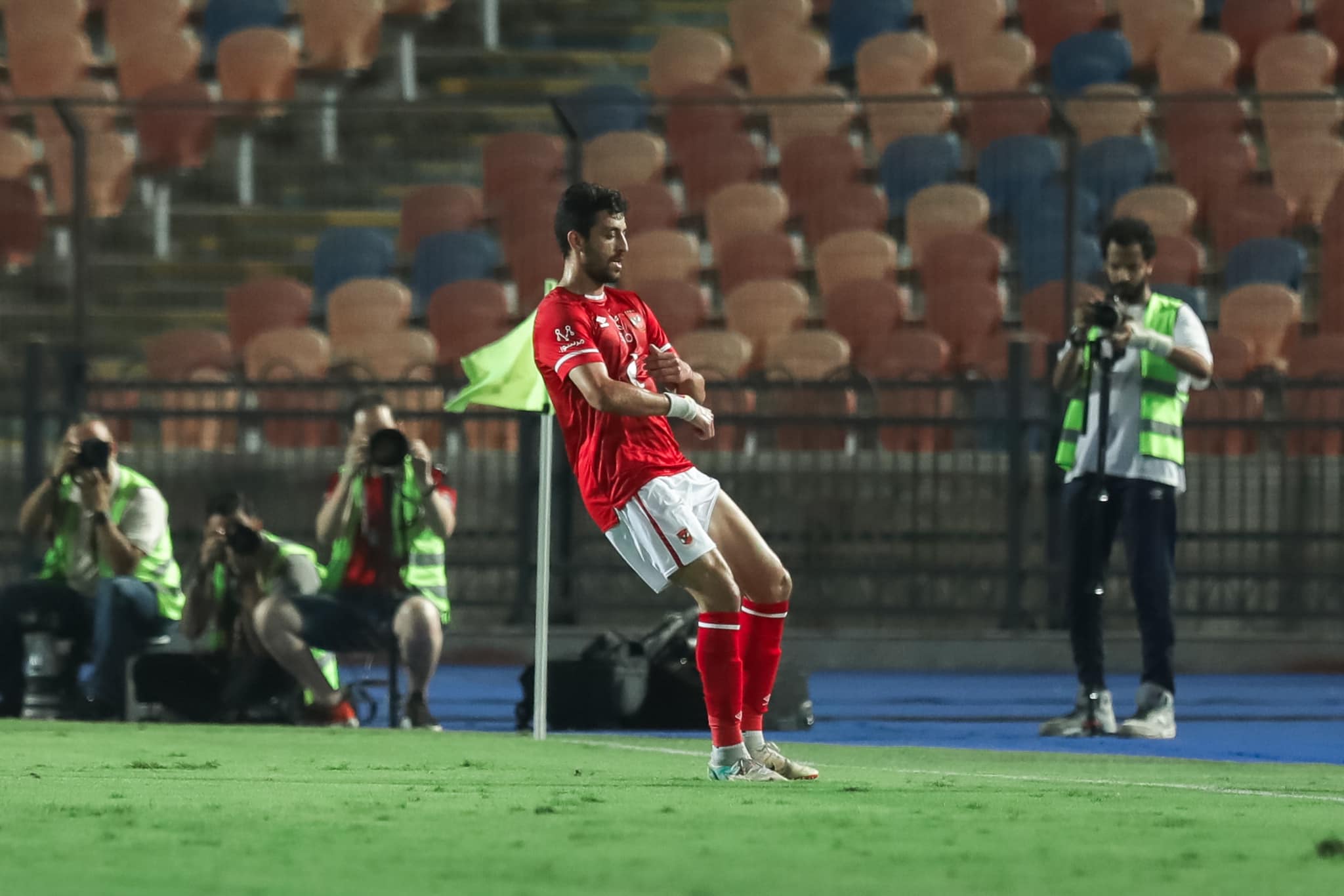 أخبار الأهلي: فيديو.. الأهلي يتقدم على بيراميدز في الشوط الأول عن طريق طاهر محمد طاهر