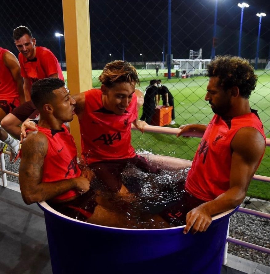 محمد صلاح يظهر لأول مرة في تدريبات ليفربول استعدادًا للموسم الجديد : فيديو و الصور