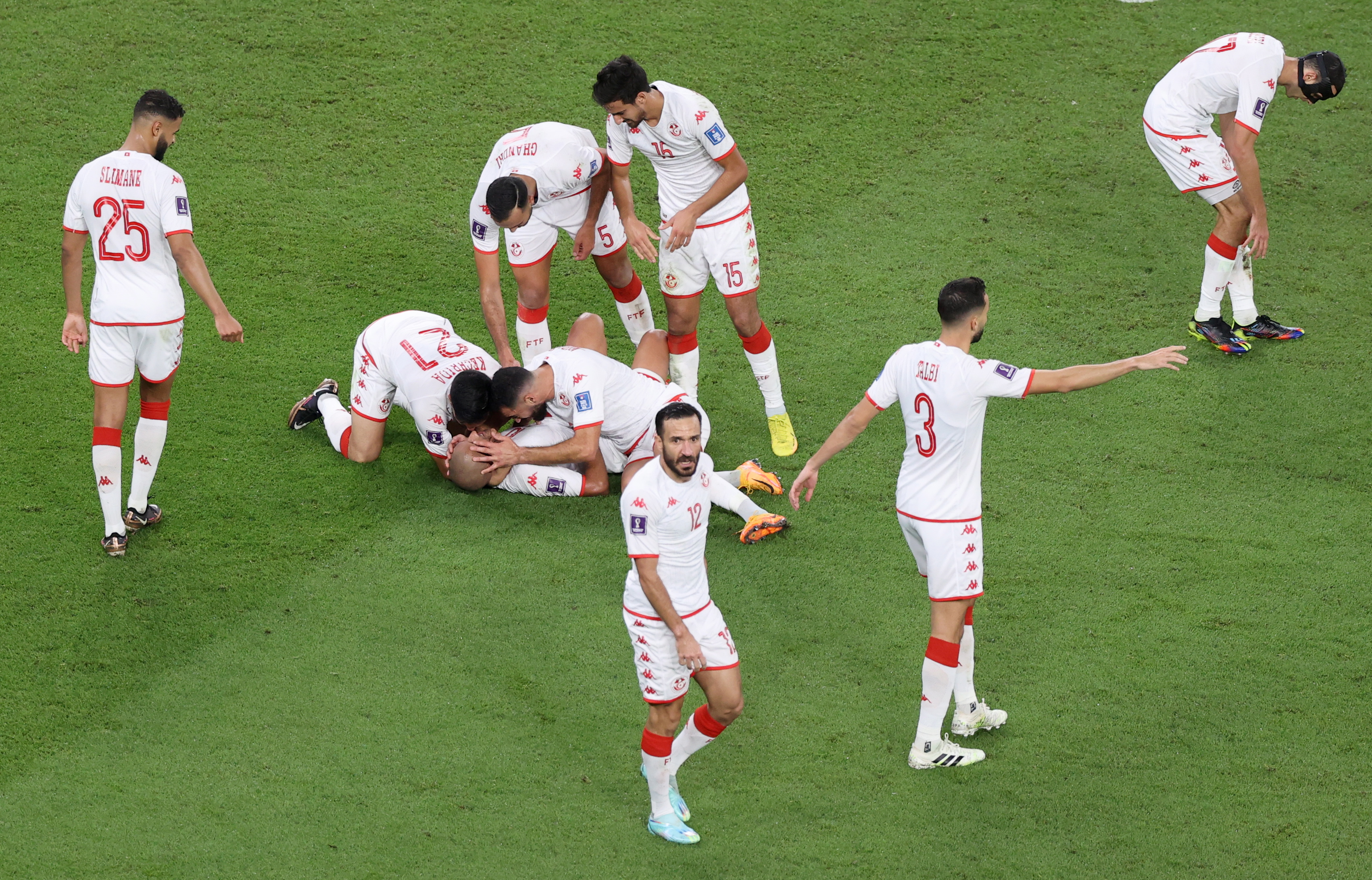 فيديو.. تونس تحقق فوزًا تاريخيًا على فرنسا وتودع كأس العالم