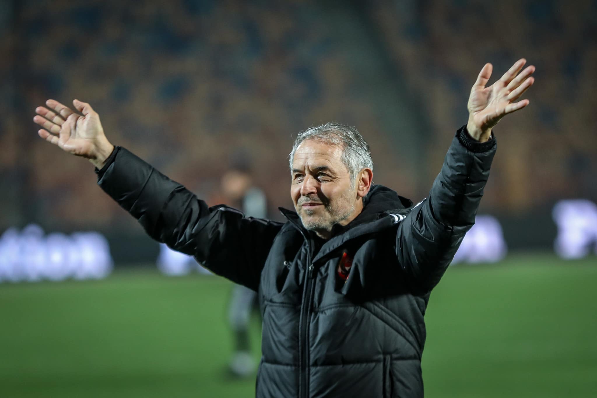 كولر يعلق على عودة شريف ويشيد بثنائي الأهلي ويؤكد : مباراة الزمالك مثل أى مباراة